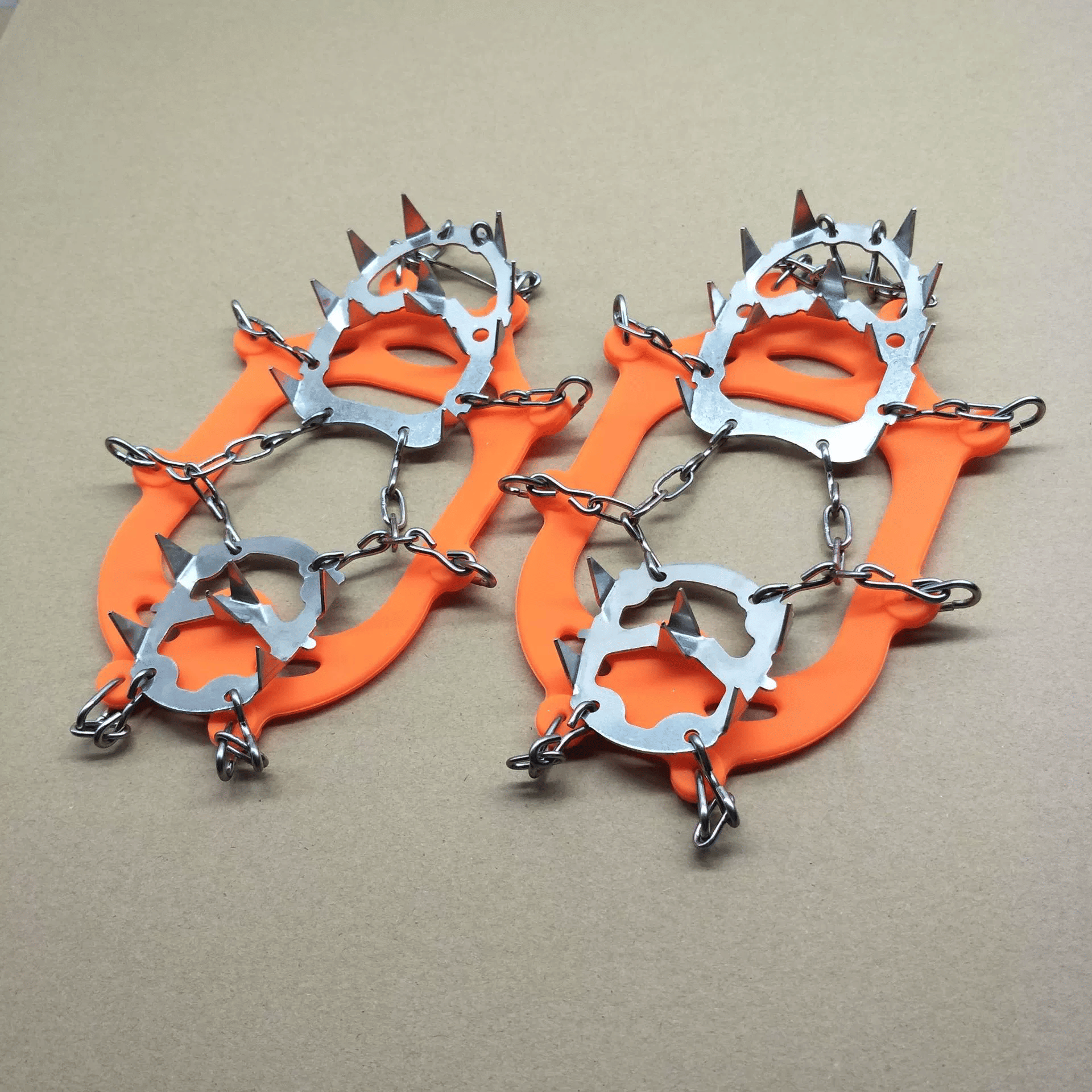 1 pair Outdoor ice claw anti slip shoe cover hiking shoe nail chain stainless steel anti slip snow climbing anti fall shoe nail chain